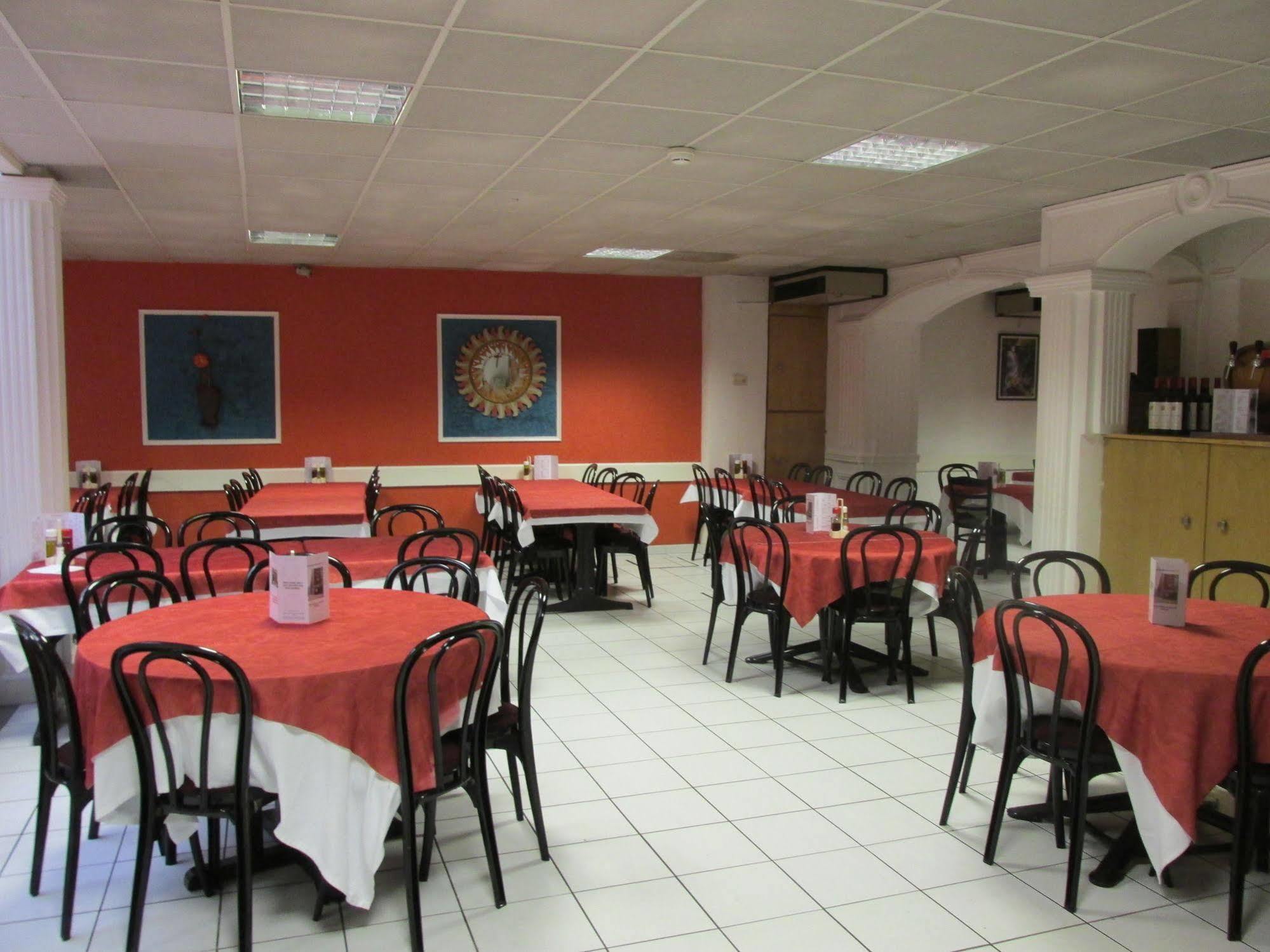 Hotel Estival Arriel Lourdes Exterior foto